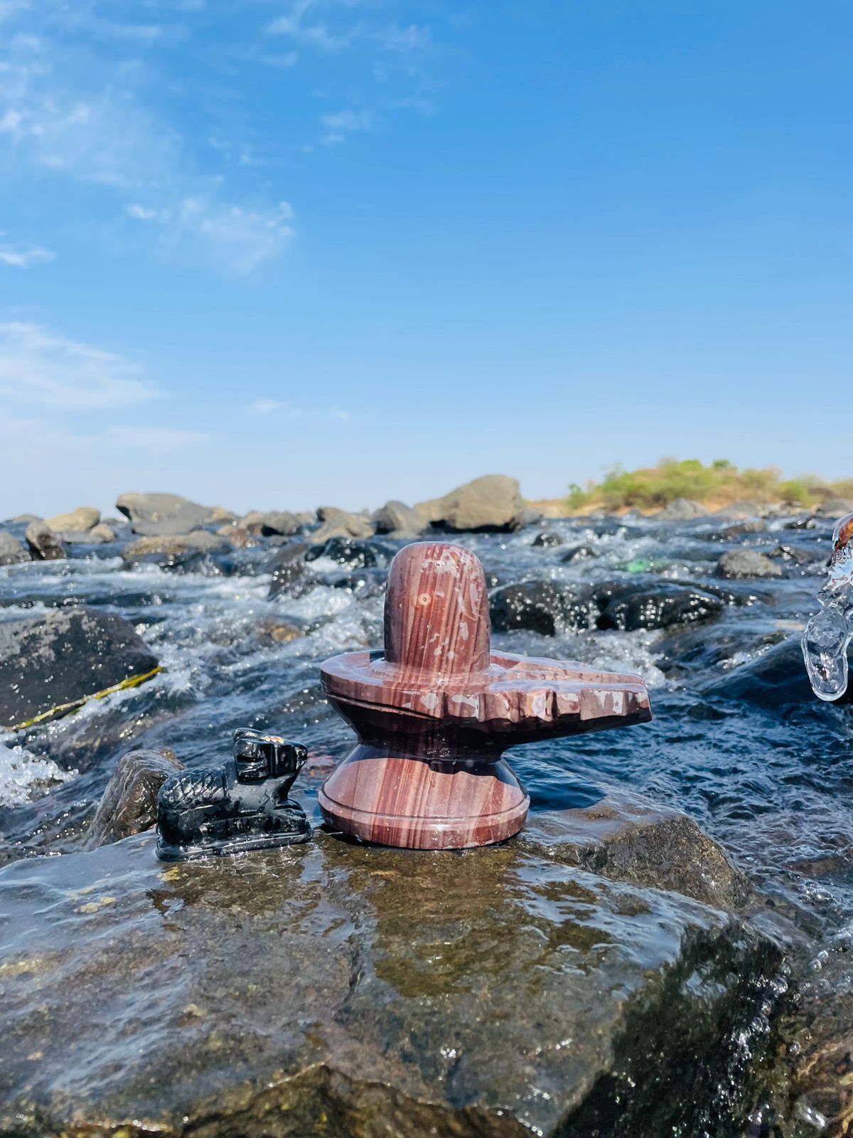 4 Inch Dual Tone Narmadeshwar Shivling with 8 Inch Premium Jaladhari – Handcrafted Stone Shivling