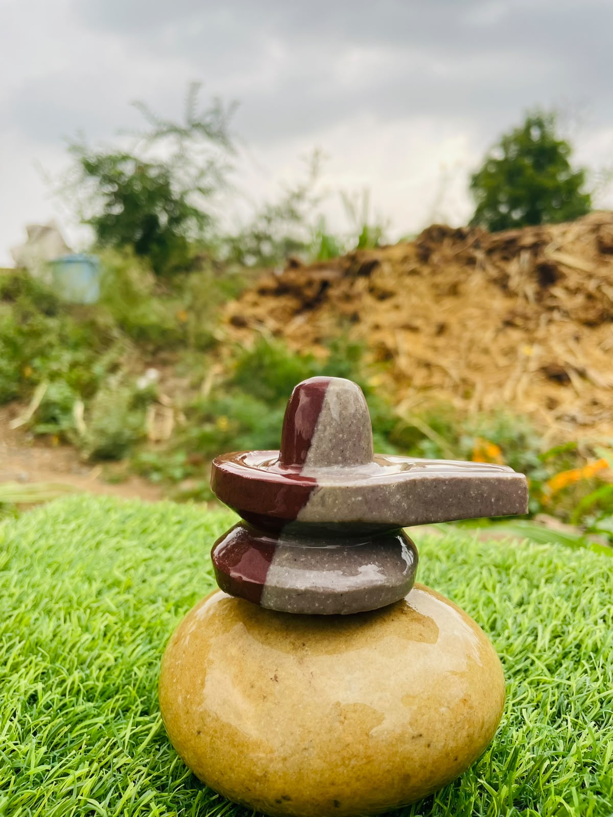 1.5 Inch Akhand Narmadeshwar Shivling - Image 2